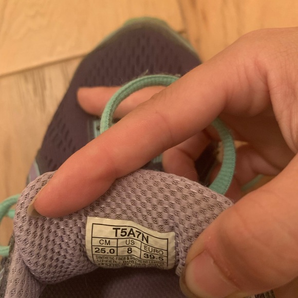 ASICS women’s running shoe size 8 - Picture 6 of 6